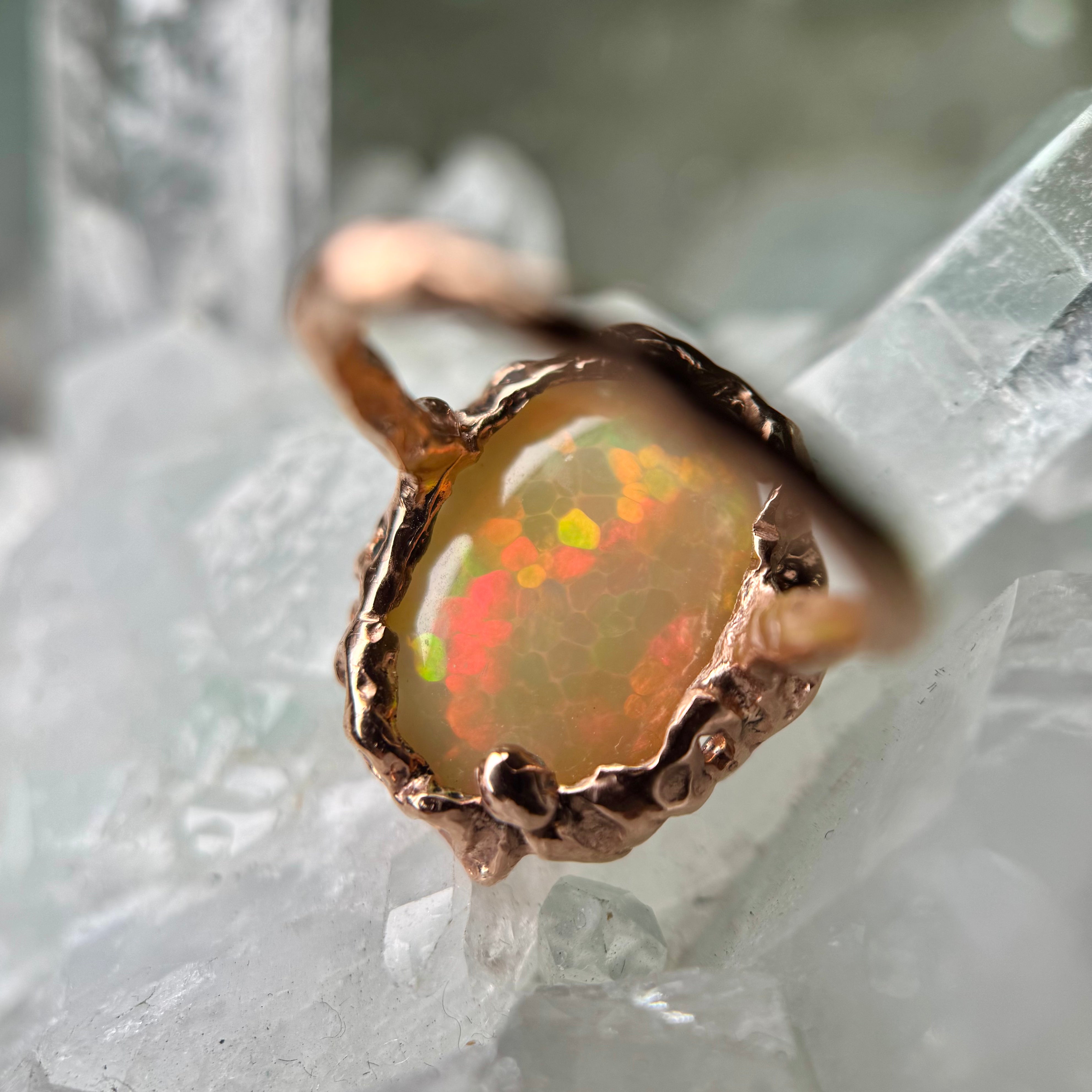 STATEMENT Honeycomb OPAL 10kt rose gold ring