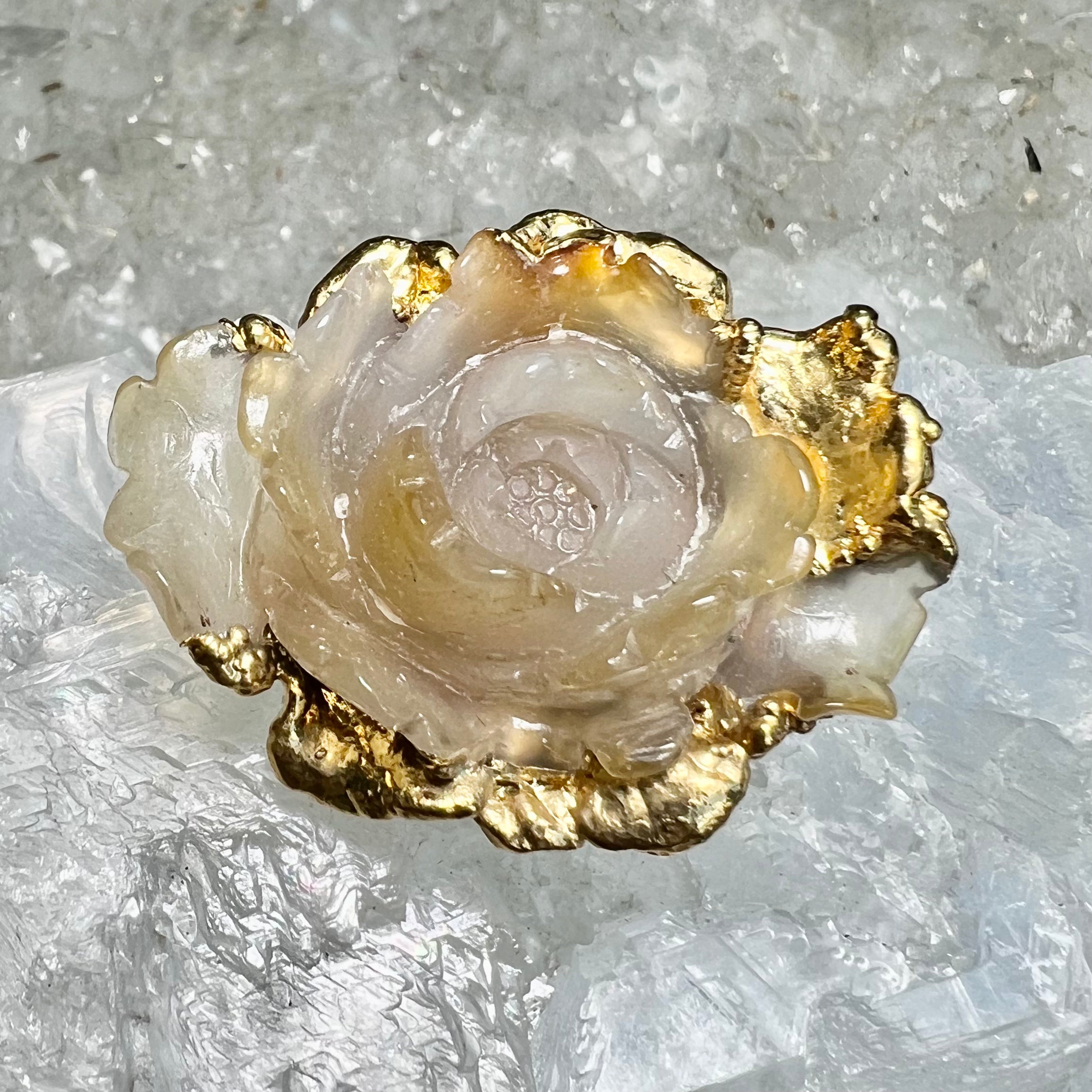 AGATE peony rose pendant