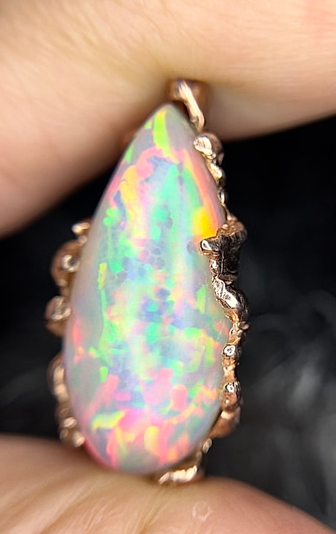 Prism Honeycomb OPAL necklace 10kt