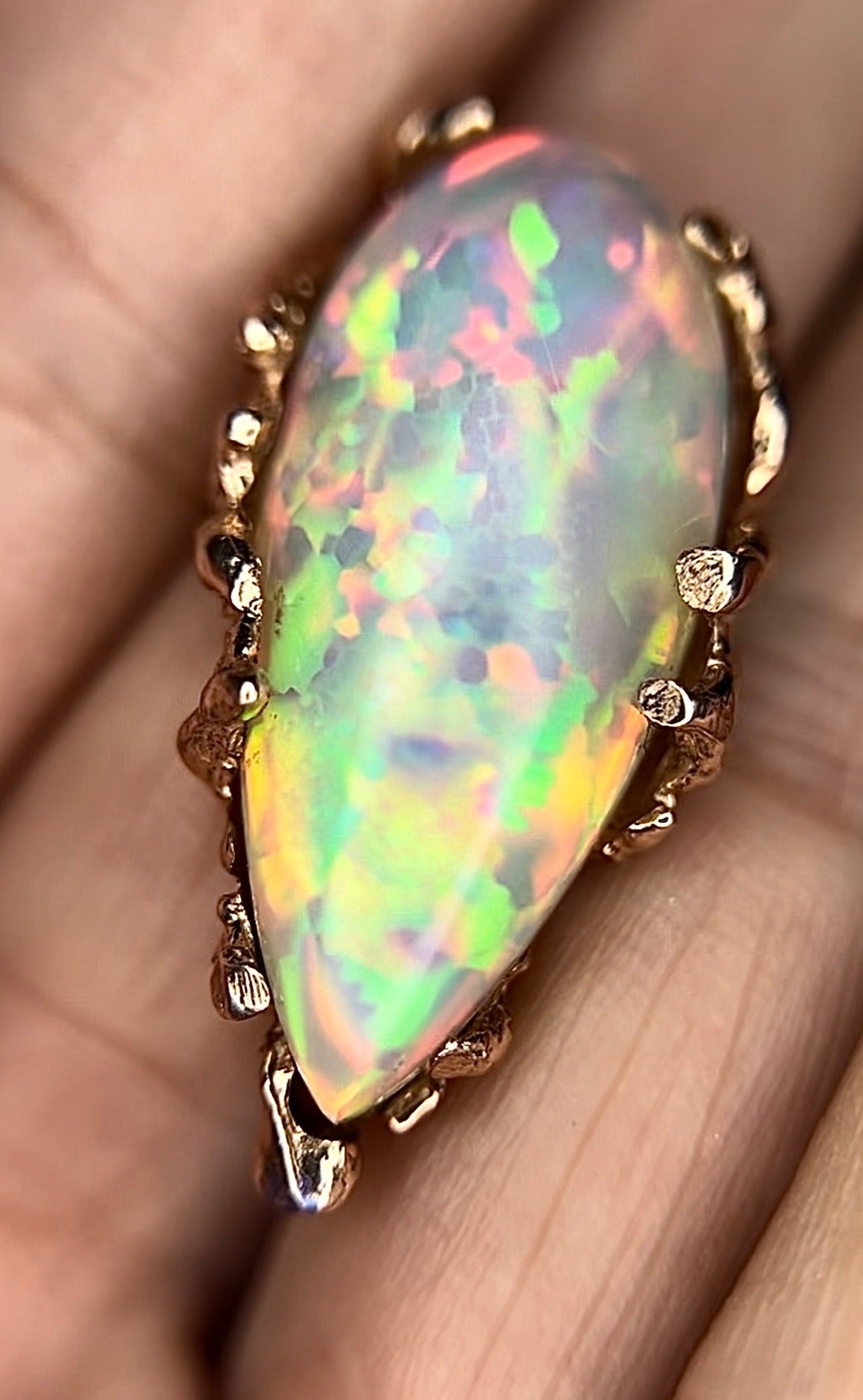 Prism Honeycomb OPAL necklace 10kt