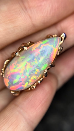 Prism Honeycomb OPAL necklace 10kt