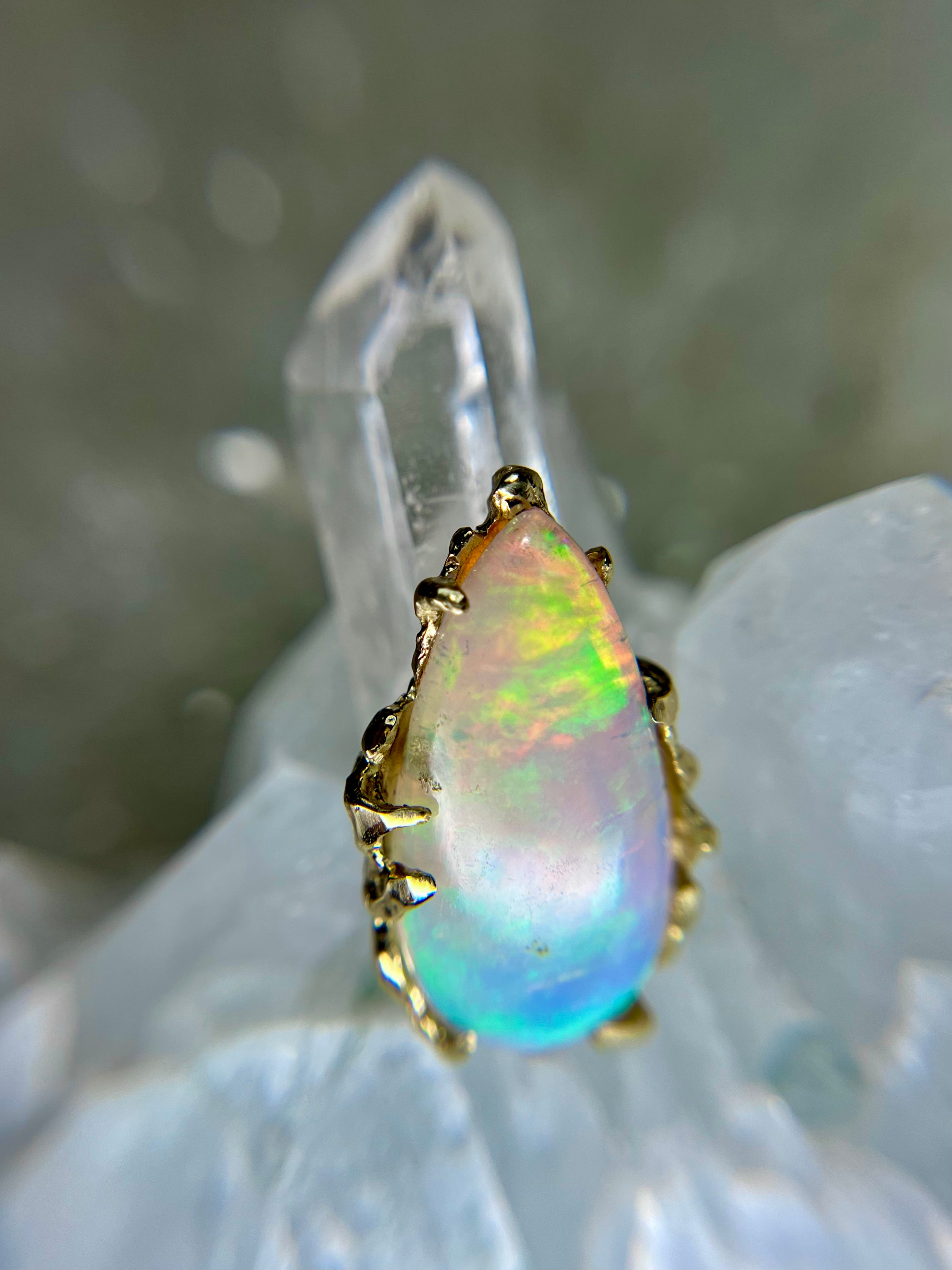 Aurora OPAL necklace 10kt yellow gold