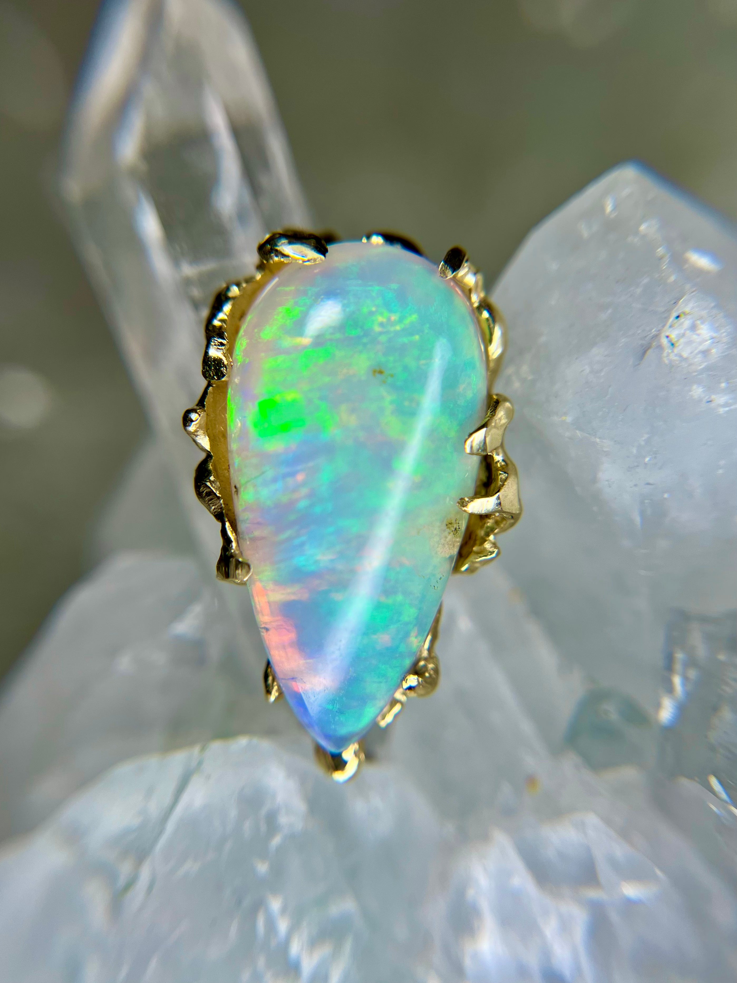 Aurora OPAL necklace 10kt yellow gold